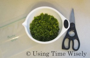 Chopping dried parsley prior to storing